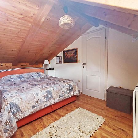 אומיס Apartman Hygge מראה חיצוני תמונה