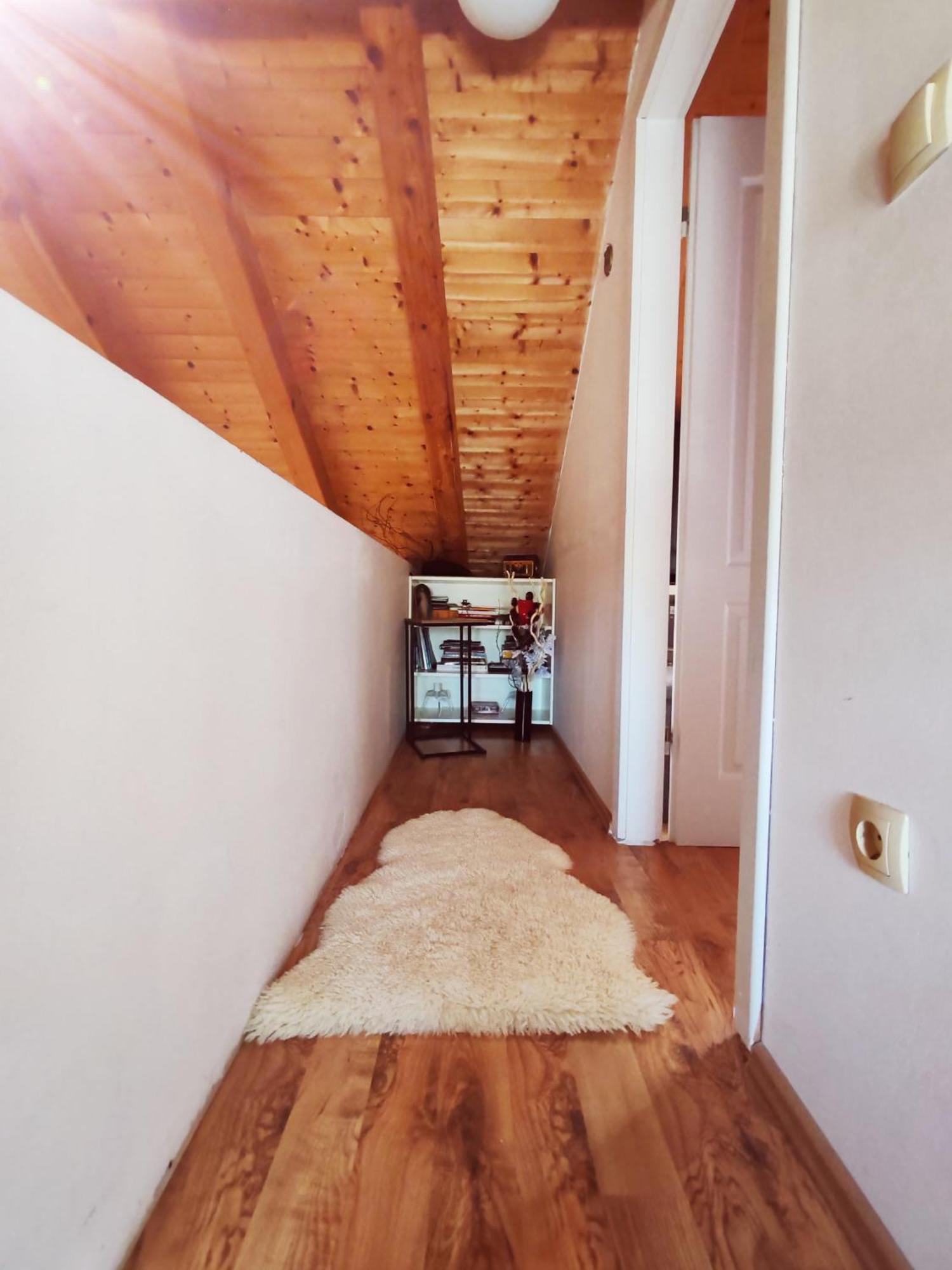 אומיס Apartman Hygge מראה חיצוני תמונה
